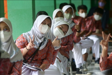 Puluhan guru, siswa di Jakarta lakukan test Covid-19 akibat varian omicron