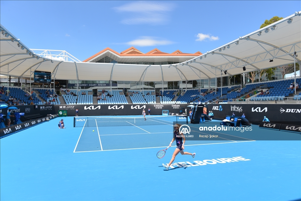 Kovid-19 salgını Avustralya Açık Tenis Turnuvası'na ilgiyi düşürdü