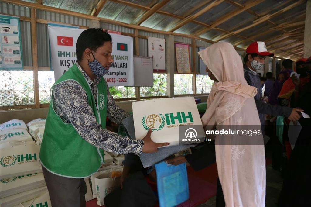 تركيا تقدم مساعدات عاجلة للروهنغيا بعد حريق مخيم ببنغلادش