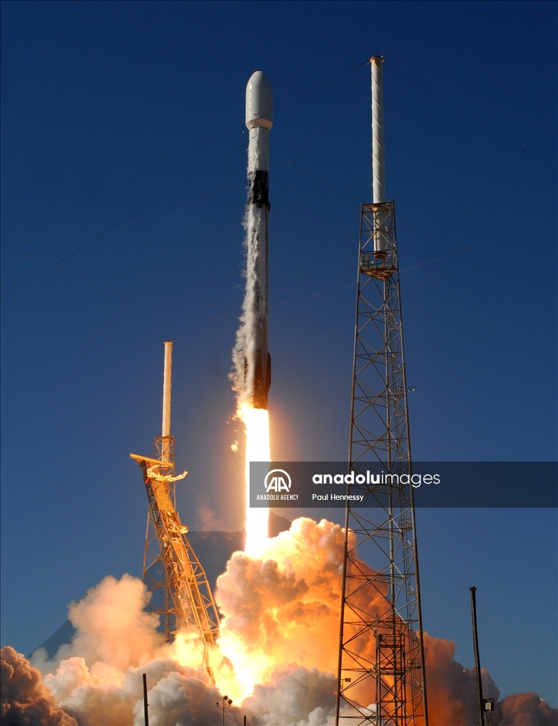 SpaceX luncurkan Satelit Mini Grizu-263A untuk Turki