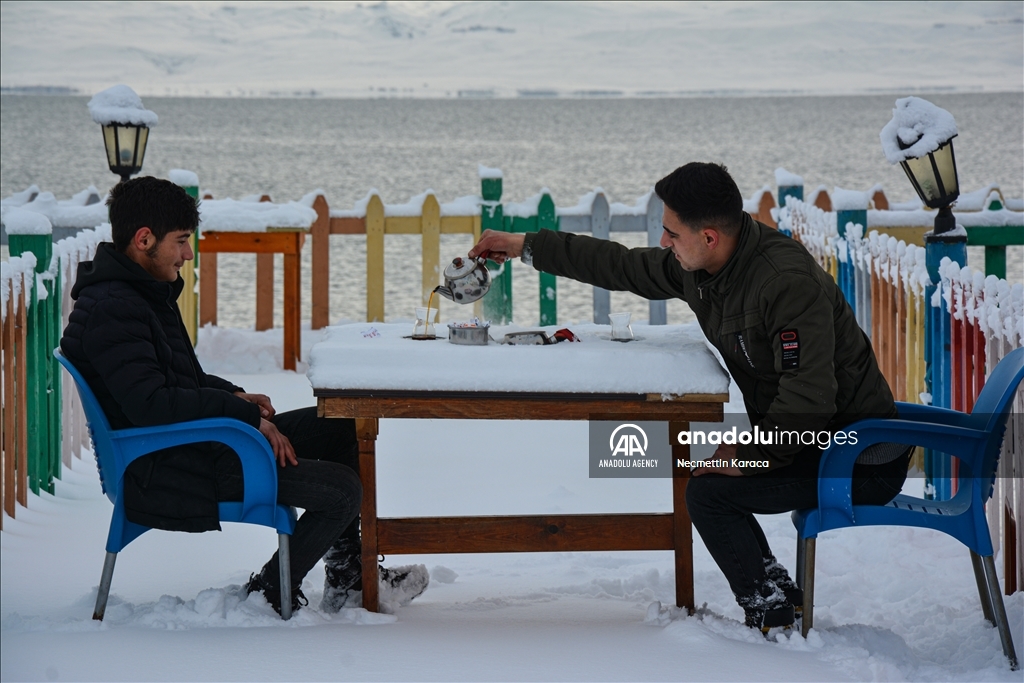 بعدسة الأناضول.. الشتاء بأبهى حلة في