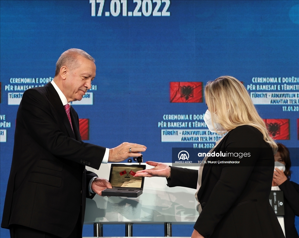 حضور اردوغان در مراسم تحویل مسکن به زلزله‌زدگان در آلبانی