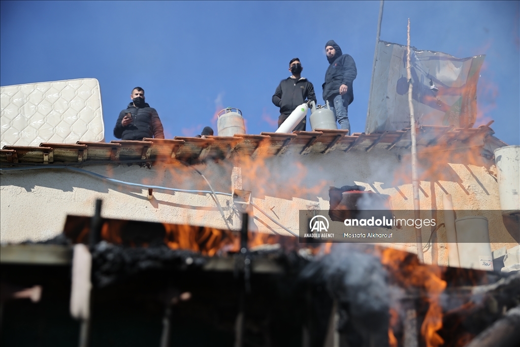 عائلة مقدسية تتحصن في منزلها وتهدد بإحراقه ردا على قرار إخلائه