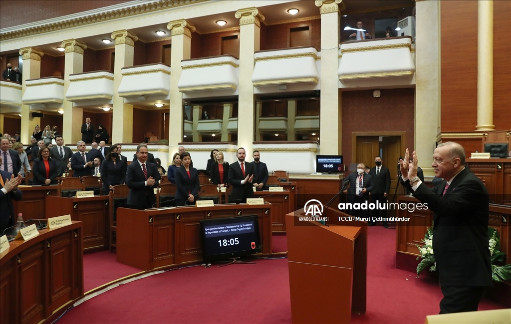  Cumhurbaşkanı Erdoğan, Arnavutluk Meclisine hitap etti