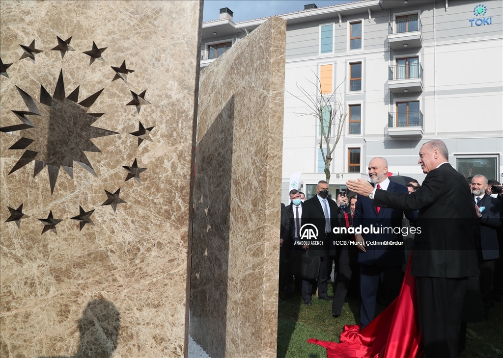 حضور اردوغان در مراسم تحویل مسکن به زلزله‌زدگان در آلبانی