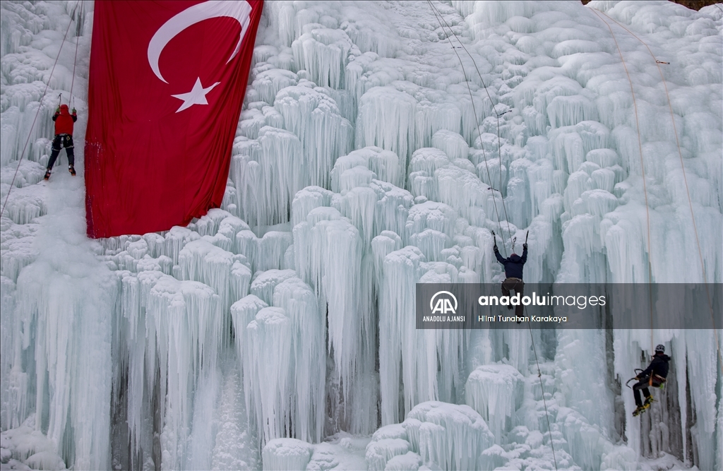 Palandöken Buz Tırmanış Festivali sürüyor
