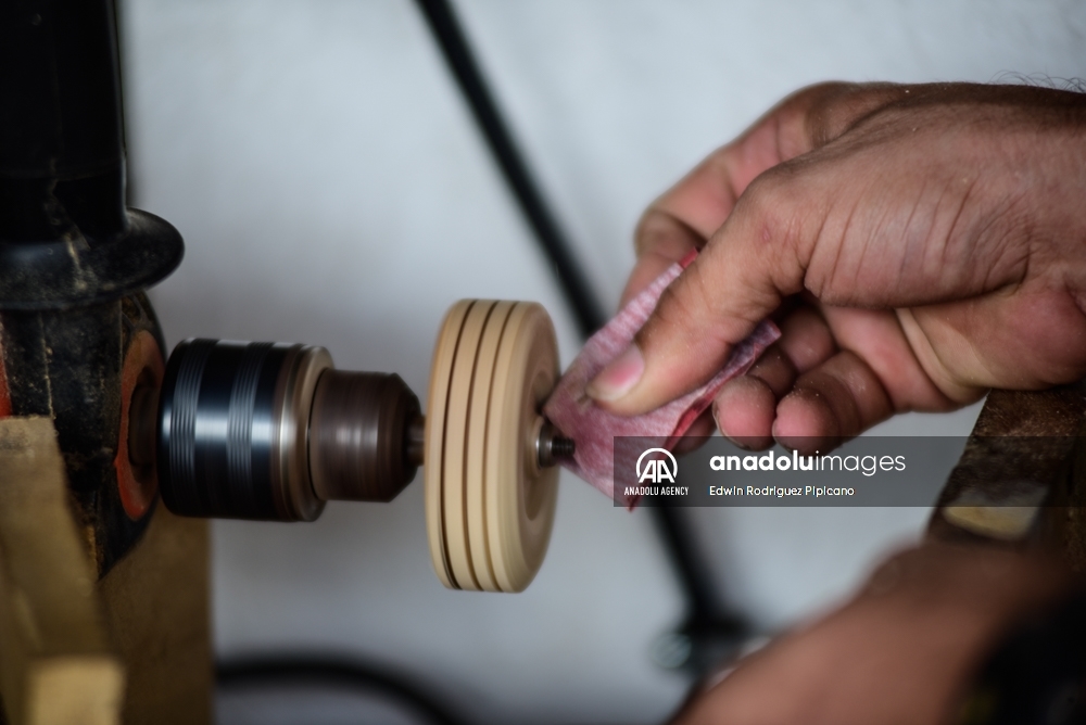 El arte de crear juguetes de madera en Cali, Colombia
