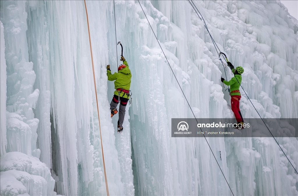 Turquie ... "compétitions enflammées" au festival de l'escalade sur glace