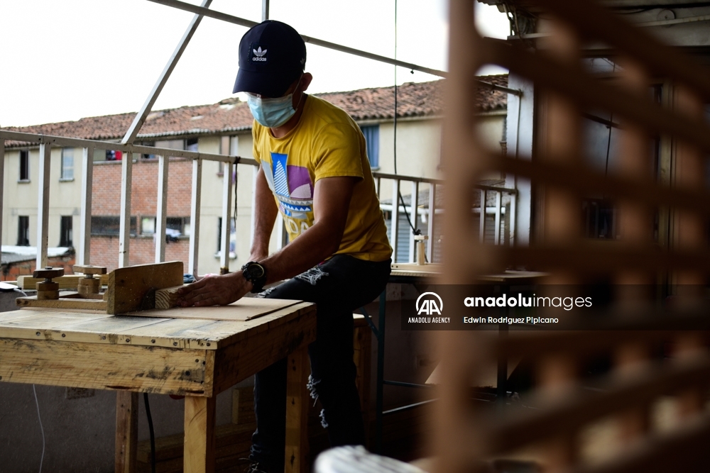 El arte de crear juguetes de madera en Cali, Colombia