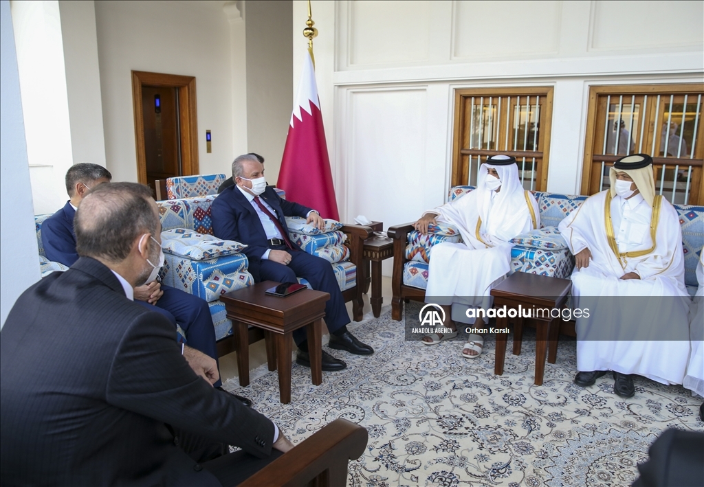 الدوحة.. أمير قطر يبحث مع رئيس البرلمان التركي علاقات البلدين
