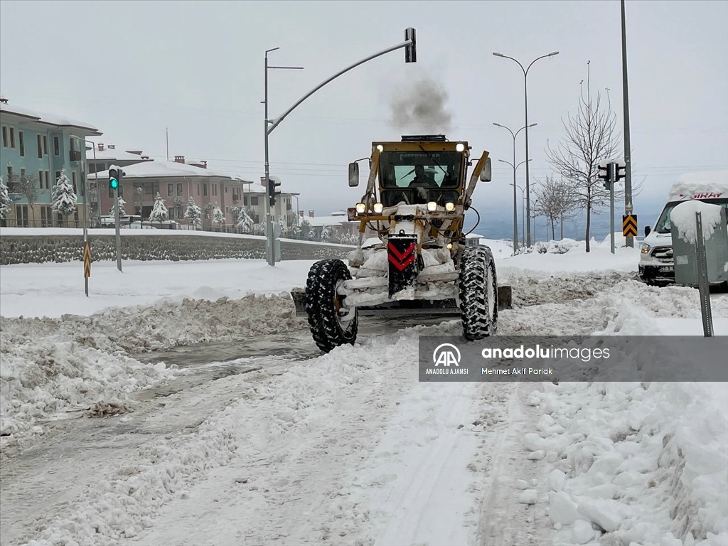 Gaziantep'te kar yağışı hayatı olumsuz etkiliyor