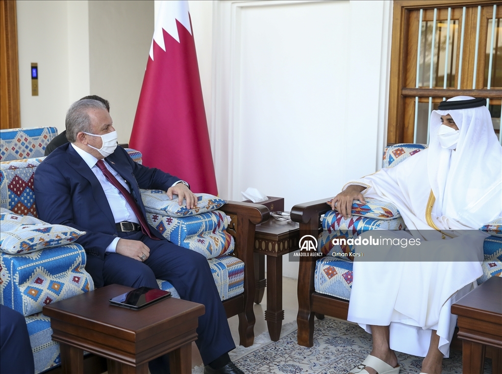 الدوحة.. أمير قطر يبحث مع رئيس البرلمان التركي علاقات البلدين