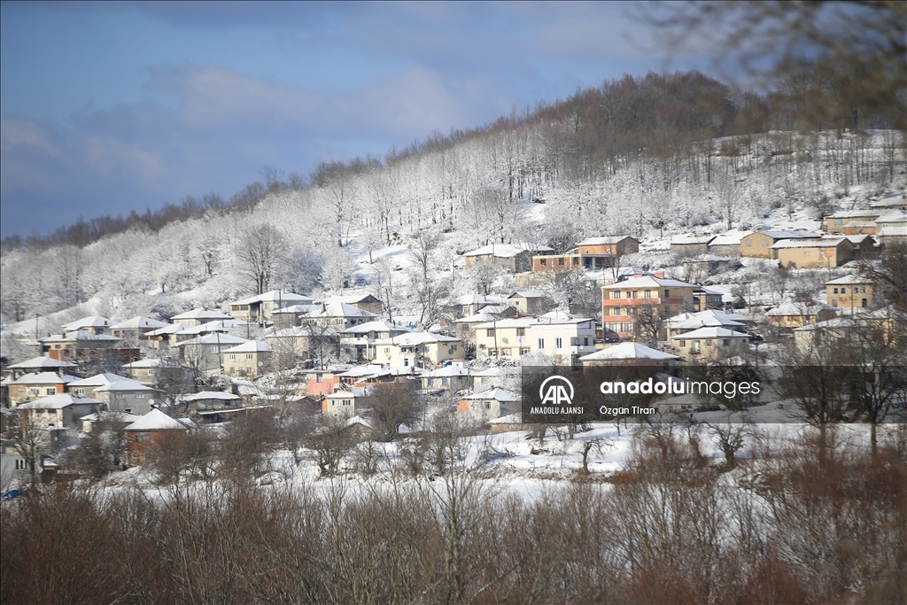 Yıldız Dağları ve Balkan köyleri beyaza büründü