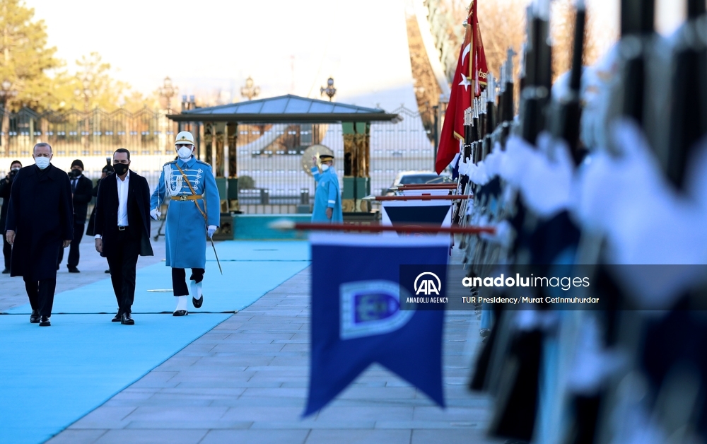 El presidente de Turquía recibe a su homólogo de El Salvador en Ankara