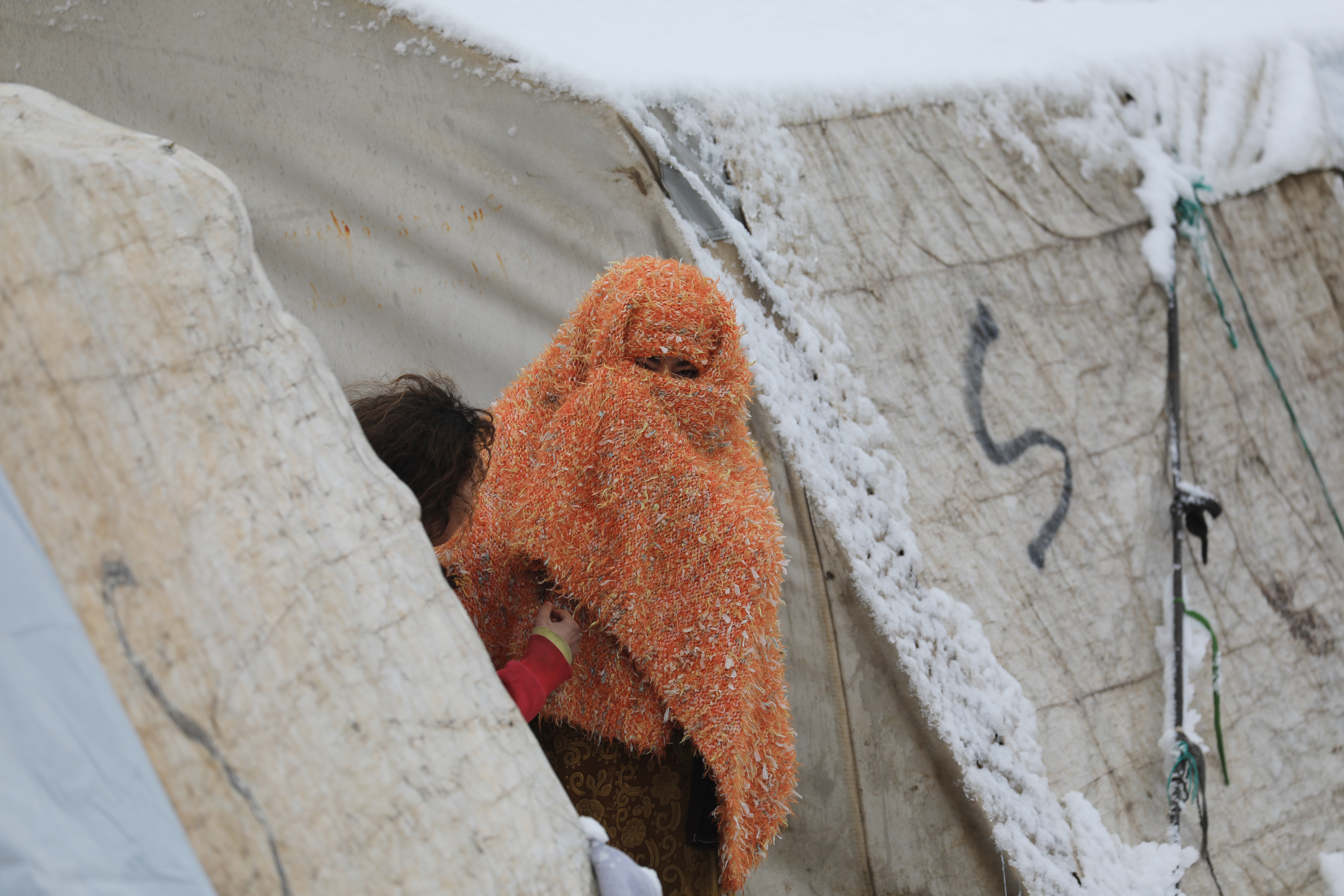 وضعیت دشوار مردم شمال سوریه در سرمای هوا و برف