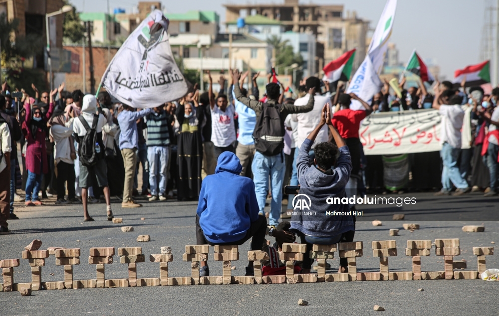 Continúan las protestas contra los militares y el Gobierno en Sudán