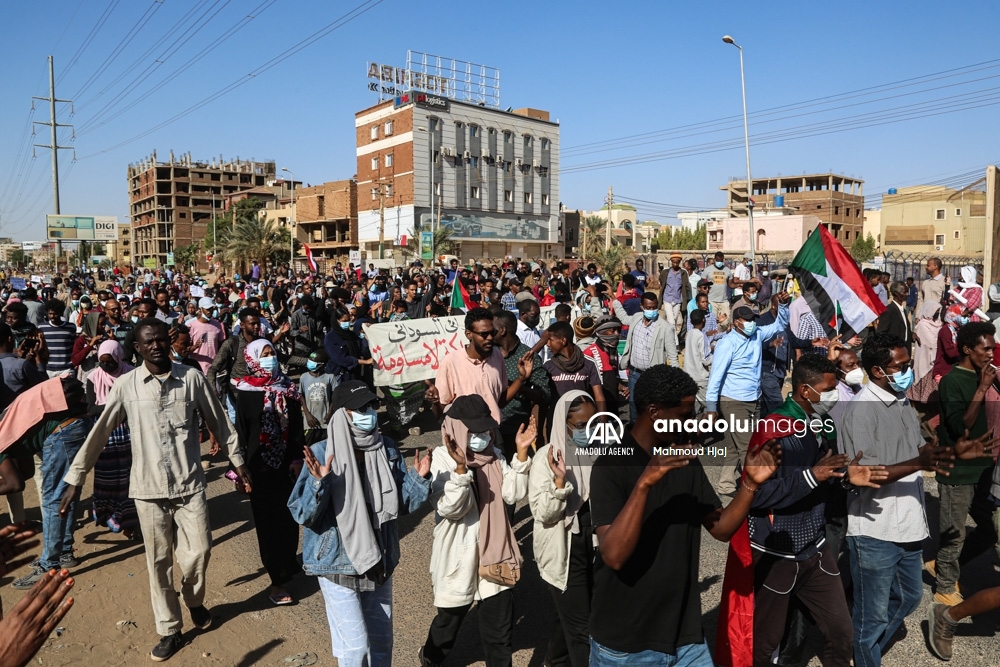 Continúan las protestas contra los militares y el Gobierno en Sudán