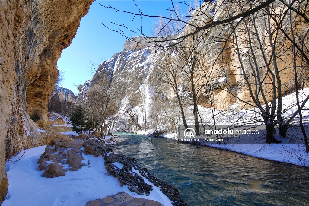 Tohma Kanyonu’nda kış güzelliği