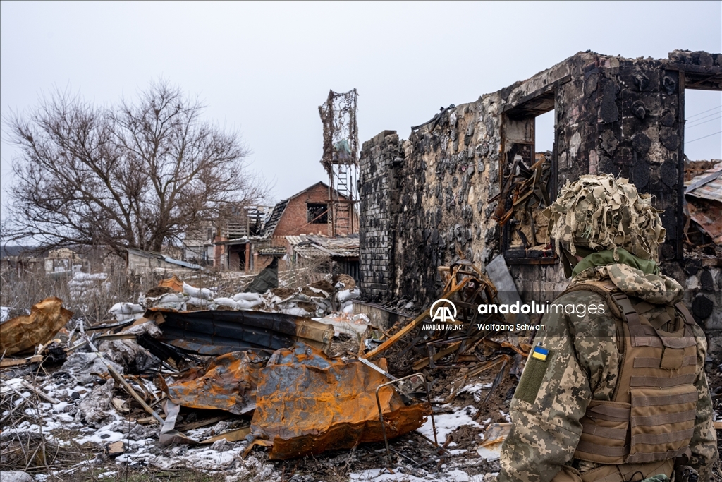 ئاژانسی ئانادۆڵو گرته‌ی سه‌ربازانی سوپای ئۆكراینای له‌ هێڵی به‌رگری ستانیتسیای تۆمار كرد