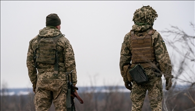 AA filmon vijën e frontit në zonën Stanytsia Luhanska në Donbas të Ukrainës