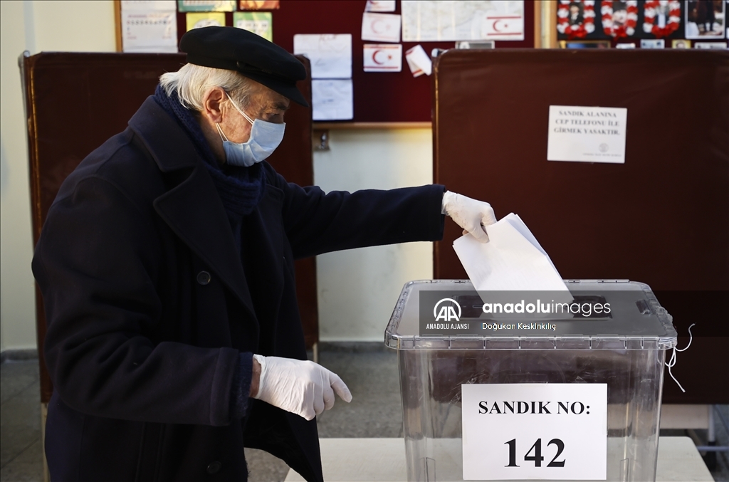 KKTC'de erken genel seçim oy kullanma işlemi başladı