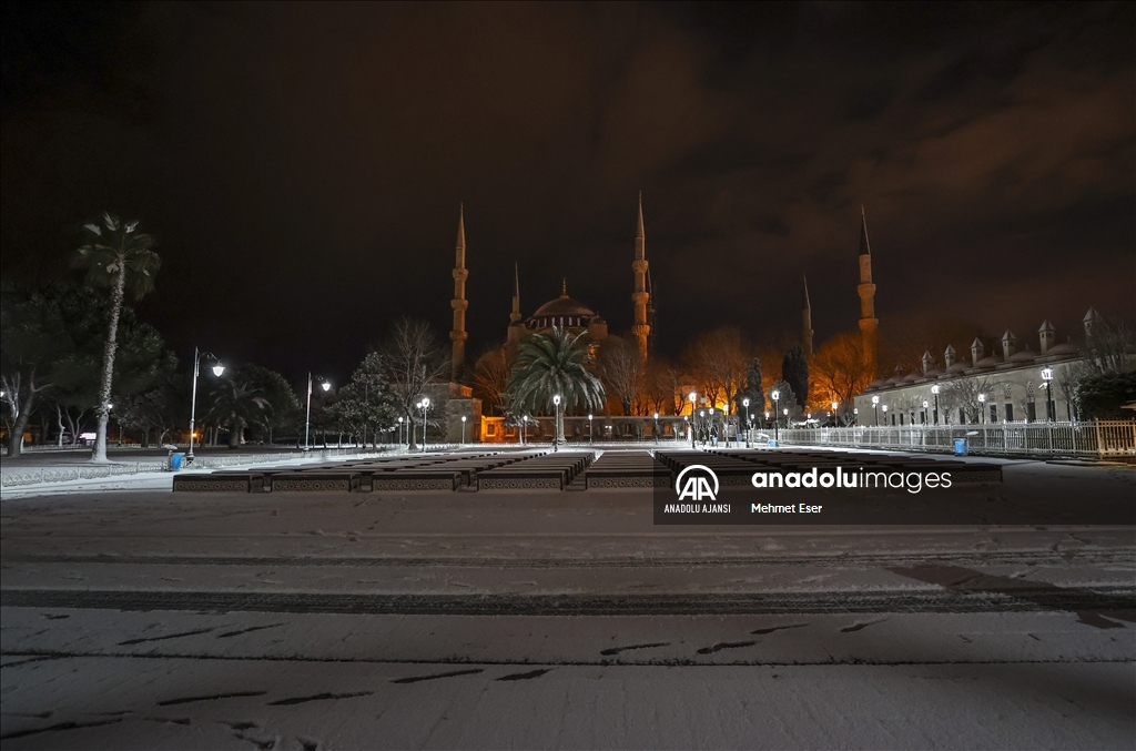 İstanbul'da kar yağışı aralıklarla devam ediyor