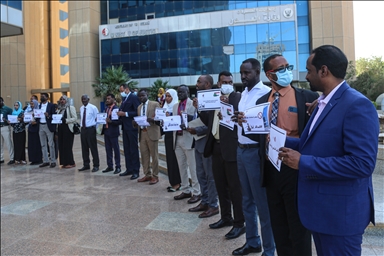 السودان.. وقفة أمام وزارة العدل احتجاجا على "قتل المتظاهرين"