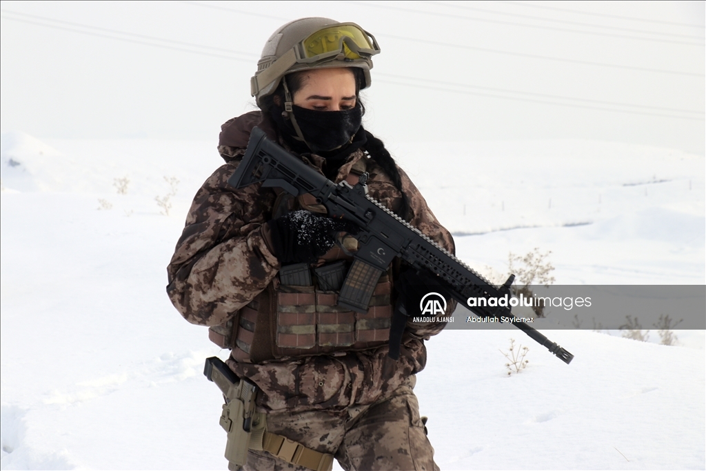 Terörle mücadelenin kahramanları kar ve dondurucu soğukta da göreve hazır