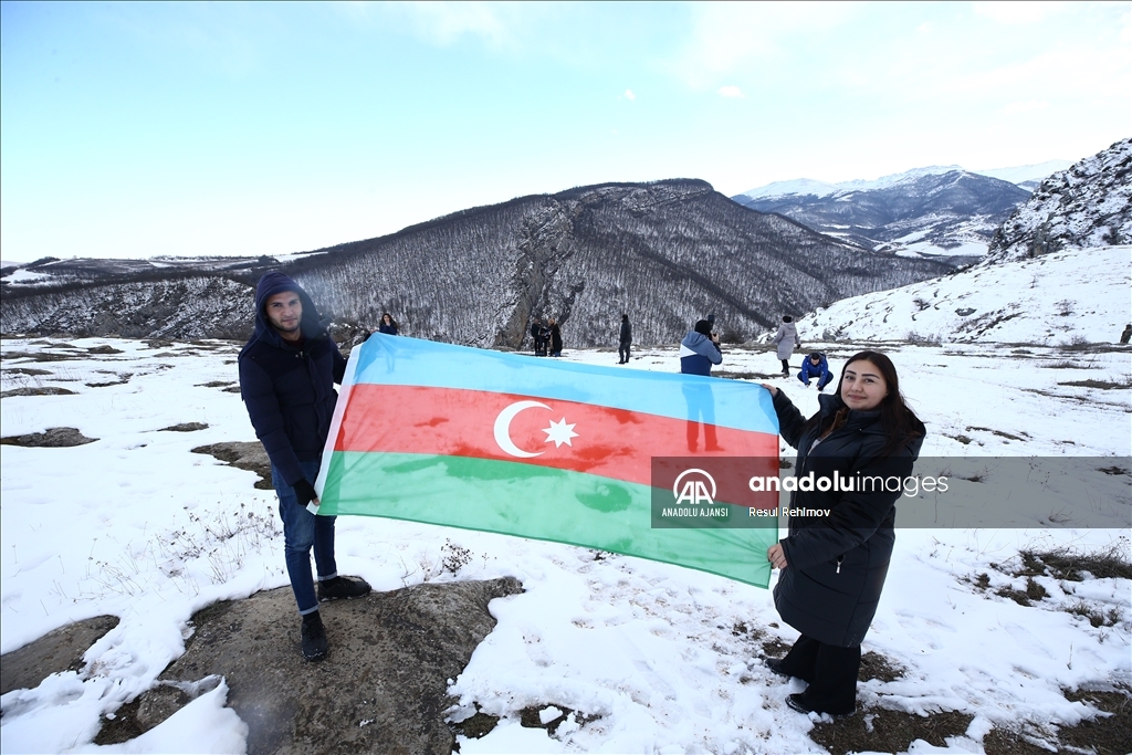 Azerbaycan'da işgalden kurtarılan Karabağ'a düzenli otobüs seferleri başladı 