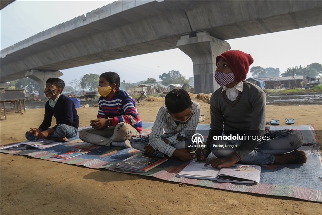Hindistan'da Uluslararası Eğitim Günü