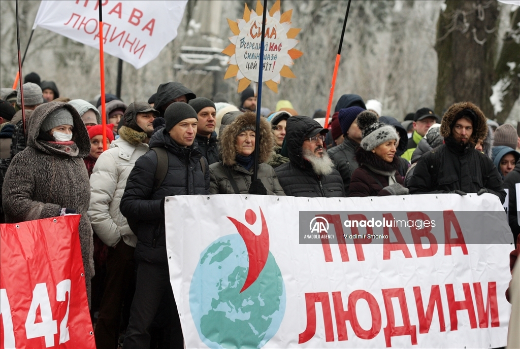 В Украине прошли акции протеста против вакцинации от COVID-19