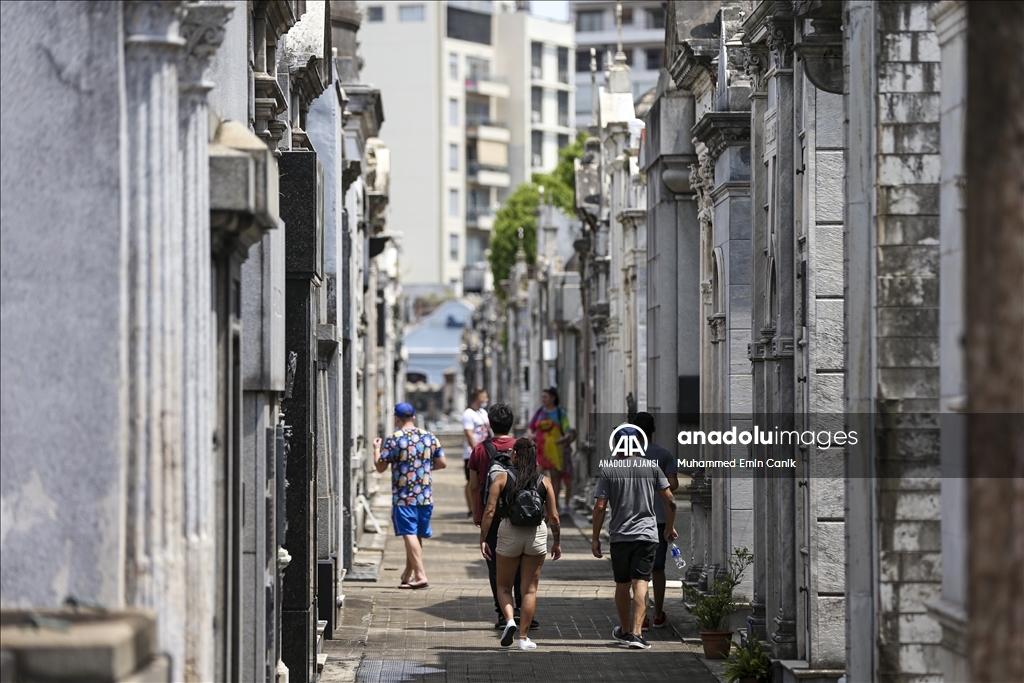 Arjantin'de bir turistik mezarlık: Recoleta Mezarlığı
