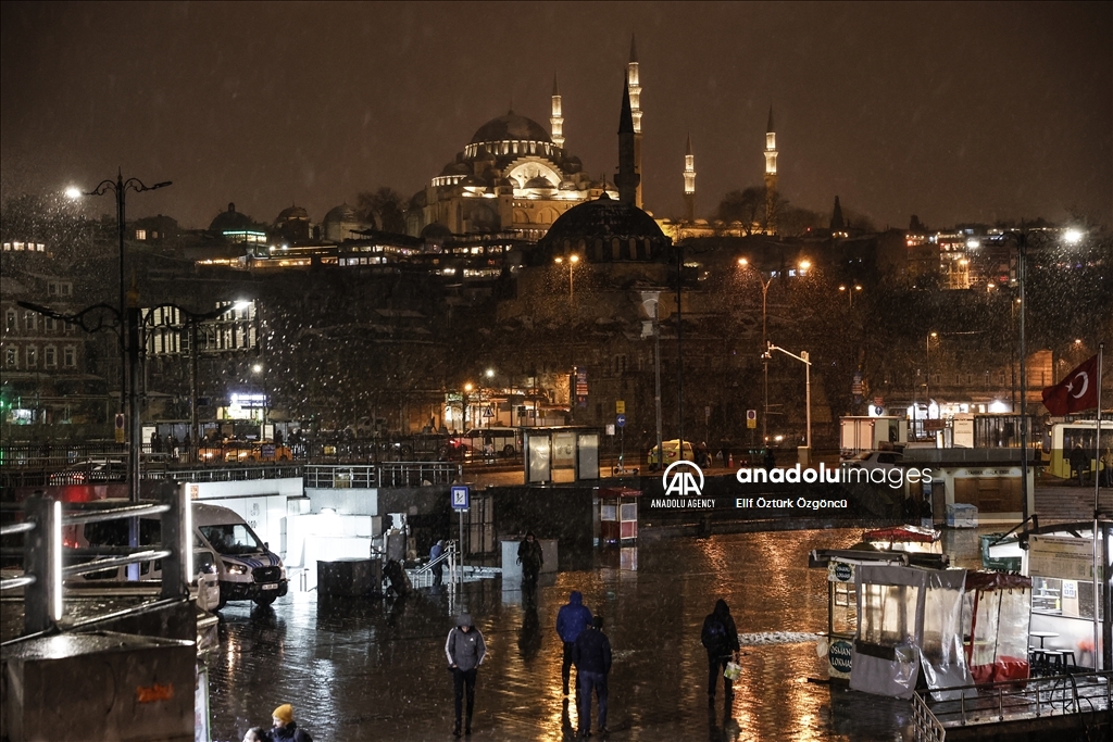 Heavy snowfall hit Istanbul