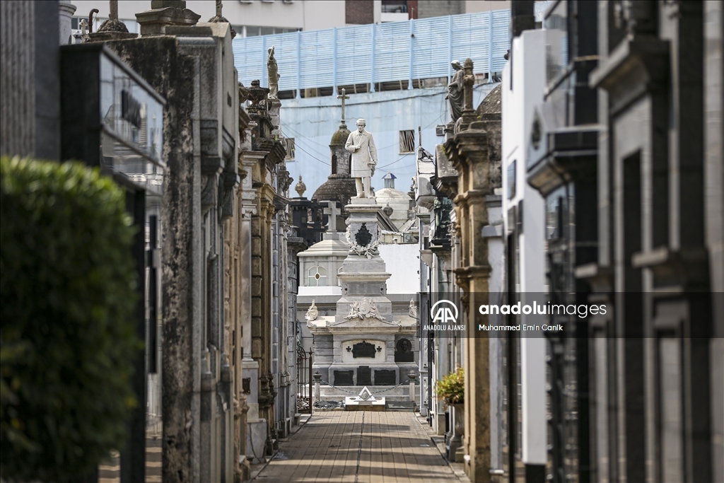 Arjantin'de bir turistik mezarlık: Recoleta Mezarlığı