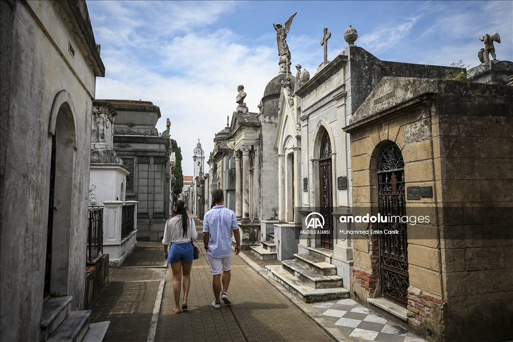 Arjantin'de bir turistik mezarlık: Recoleta Mezarlığı