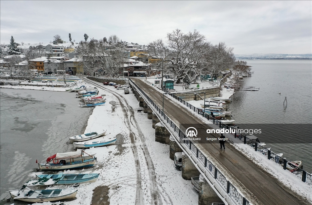 Bursa'nın karla kaplı "Küçük Venedik"i ziyaretçilerini ağırlıyor