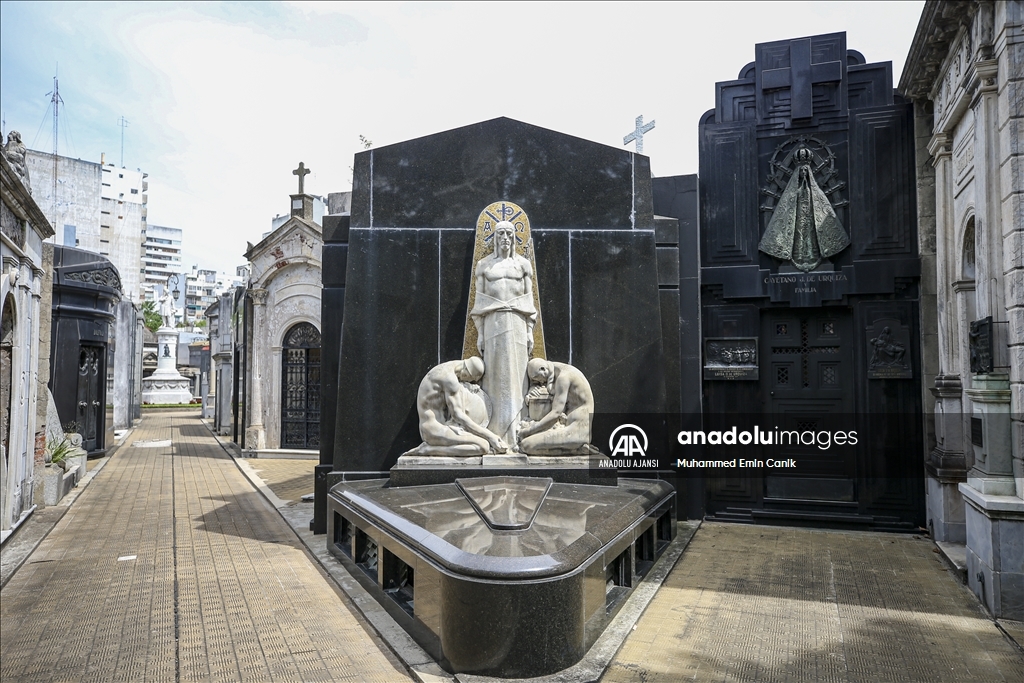  Arjantin'de bir turistik mezarlık: Recoleta Mezarlığı