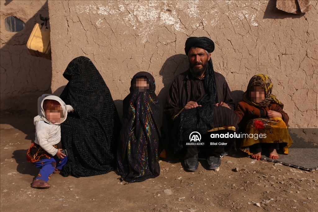 برخی از مردم افغانستان برای تامین مایحتاج زندگی کلیه‌های خود را می‌فروشند