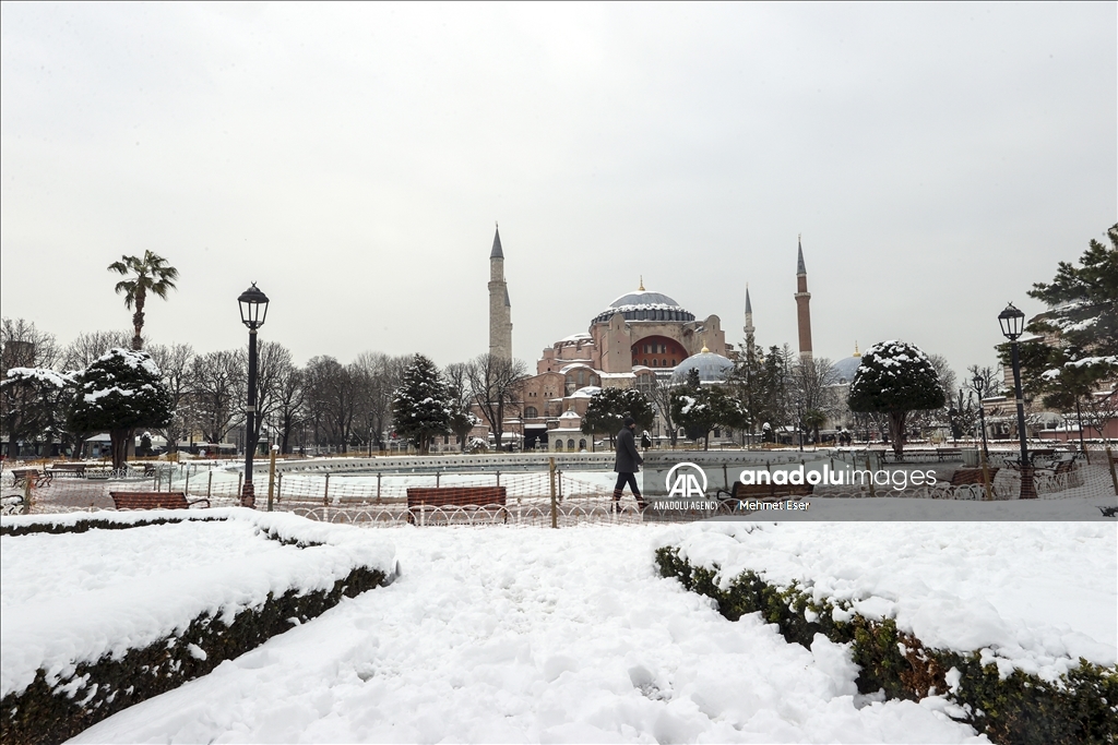 بارش زیبای برف در استانبول 
