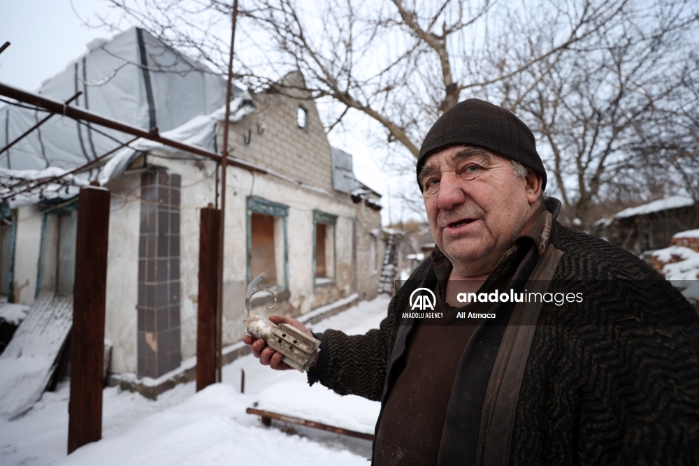Ucraniano se niega a abandonar su casa afectada por las tensiones con Rusia