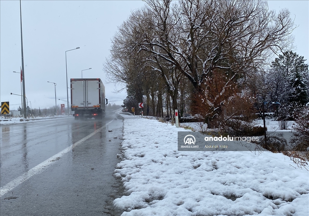 İç Anadolu'da kar yağışı etkili oldu