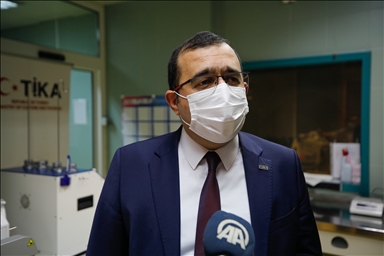 تركيا تقدم جهازا لفصل مكونات الدم إلى معهد طبي في البوسنة