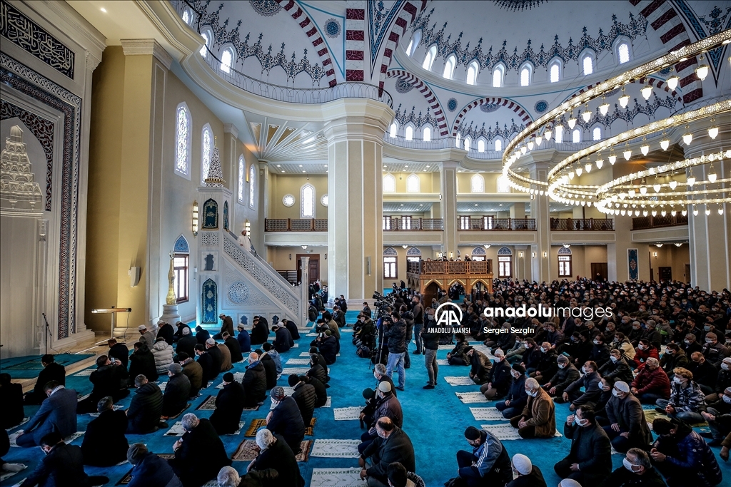 Diyanet İşleri Başkanı Erbaş, 18 Mart Hatime Ana Ulu Camisi'nde hutbe irat etti: