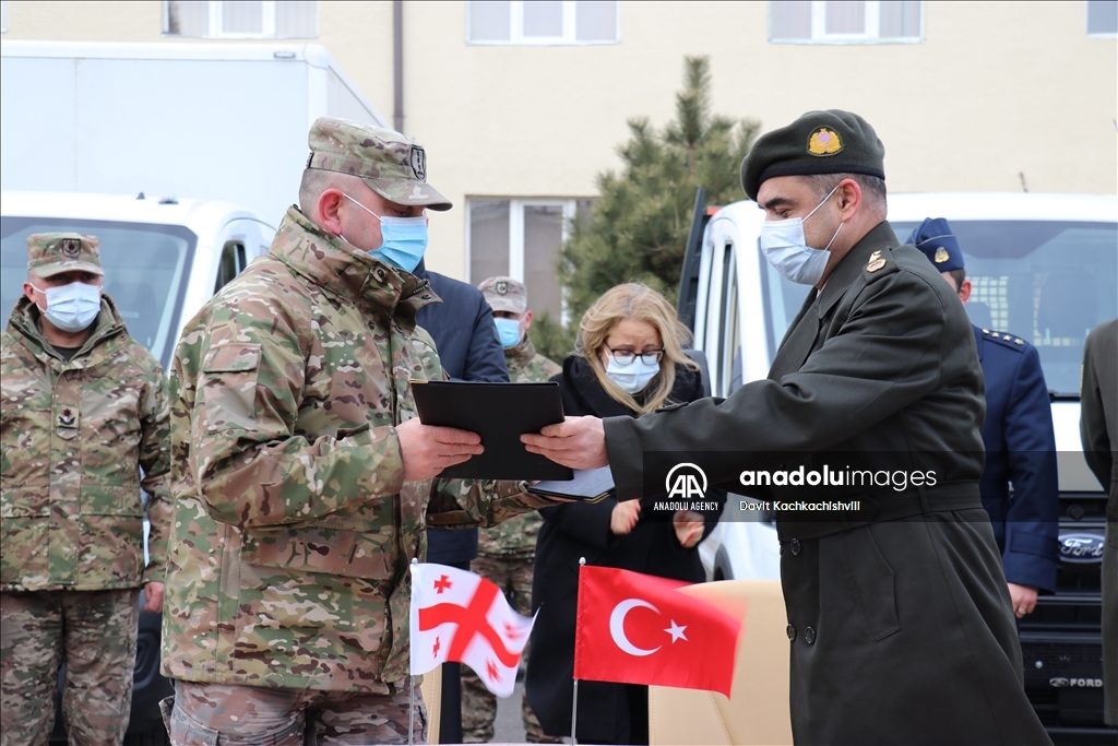 اهدای وسایل نقلیه و تجهیزات نظامی توسط ترکیه به گرجستان