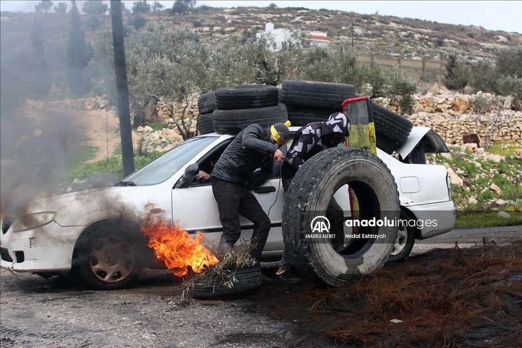الضفة.. الجيش الإسرائيلي يُصيب 30 فلسطينيا ويستهدف سيارة إسعاف