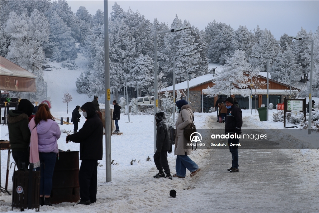 هضبة باغباشي التركية.. وجهة الباحثين عن متعة الثلج
