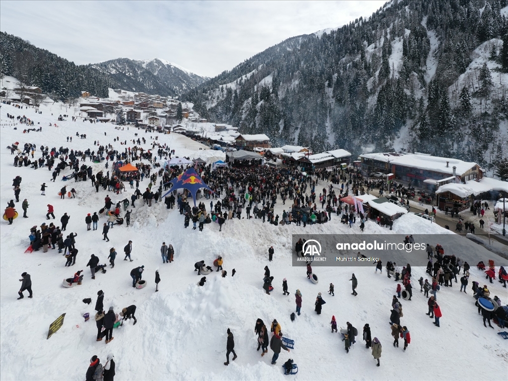 انطلقت في ولاية ريزة التركية شمالي البلاد، النسخة الـ14 من مهرجان آيدر للثلج