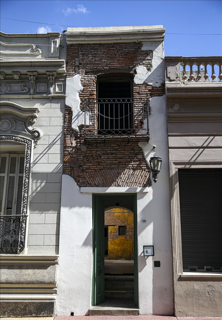Argjentinë, shtëpia më e ngushtë në Buenos Aires tërheq turistët