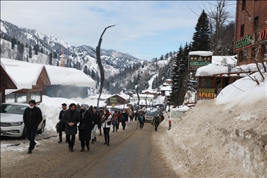 На северо-востоке Турции проходит фестиваль снега «Айдер»