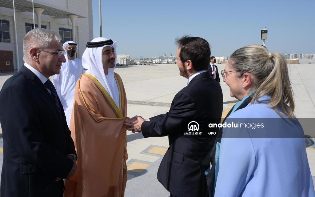 الرئيس الإسرائيلي يصل الإمارات في زيارة هي الأولى من نوعها